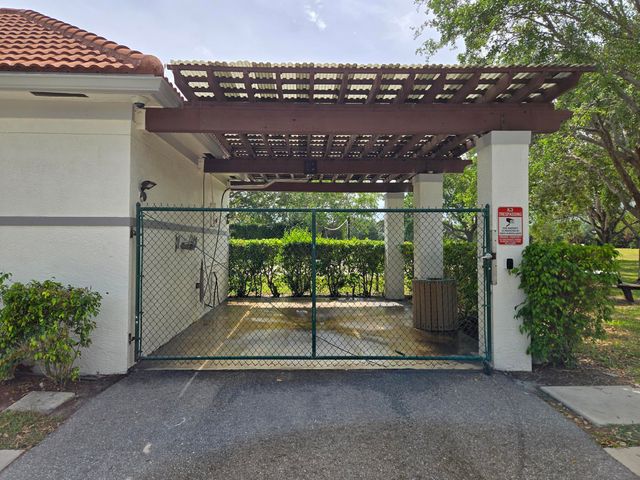 2024 Alta Meadows Lane 808, Delray Beach, FL 33444