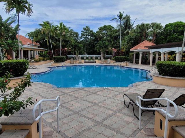 2024 Alta Meadows Lane 808, Delray Beach, FL 33444