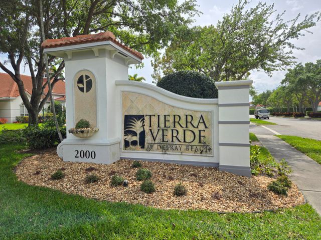 2024 Alta Meadows Lane 808, Delray Beach, FL 33444