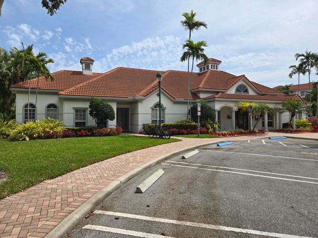 2024 Alta Meadows Lane 808, Delray Beach, FL 33444