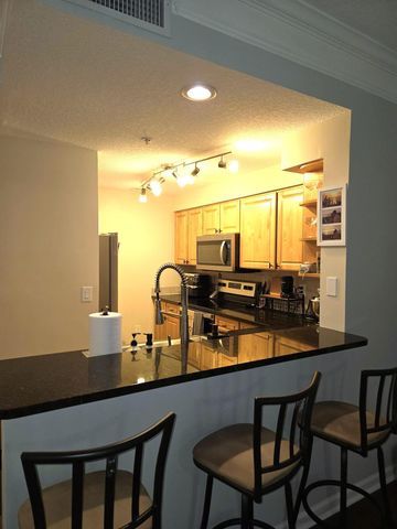 2024 Alta Meadows Lane 808, Delray Beach, FL 33444