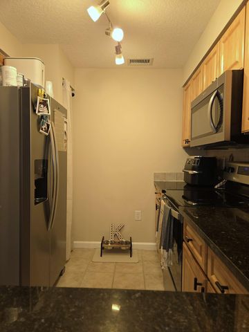 2024 Alta Meadows Lane 808, Delray Beach, FL 33444