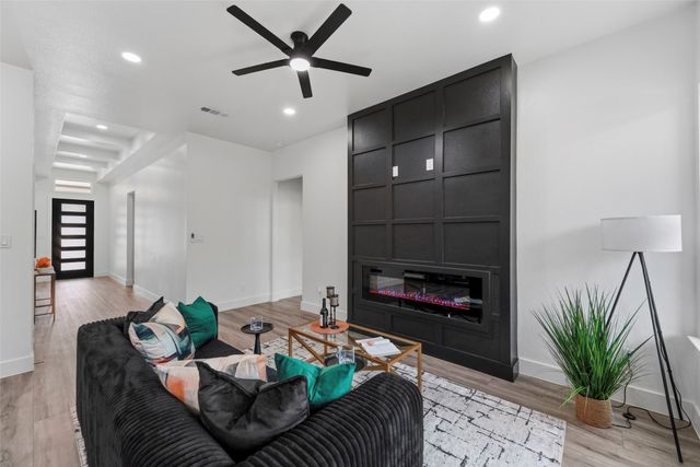 2504 Vaughn Boulevard, Fort Worth, TX 76105
