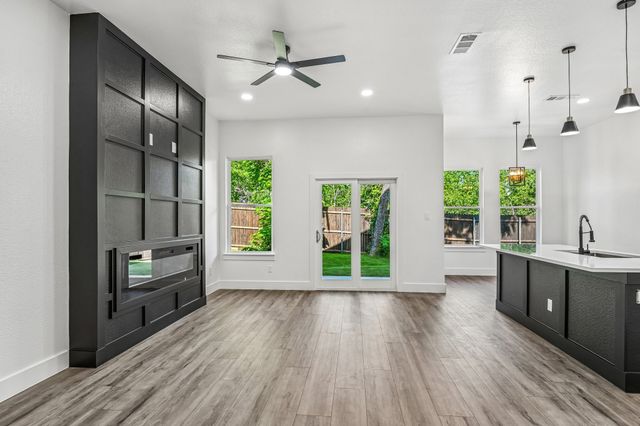 2504 Vaughn Boulevard, Fort Worth, TX 76105