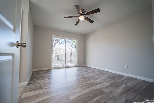5866 Cliff Path, San Antonio, TX 78250