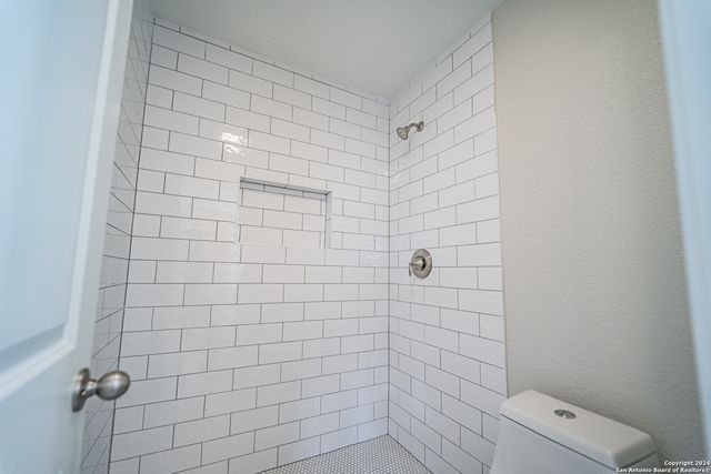 5866 Cliff Path, San Antonio, TX 78250
