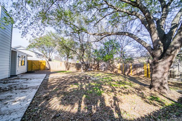 5866 Cliff Path, San Antonio, TX 78250