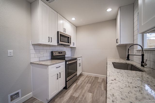 5866 Cliff Path, San Antonio, TX 78250