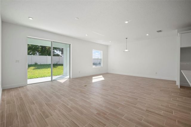 2949 STEWART CREEK CIRCLE, Plant City, FL 33565