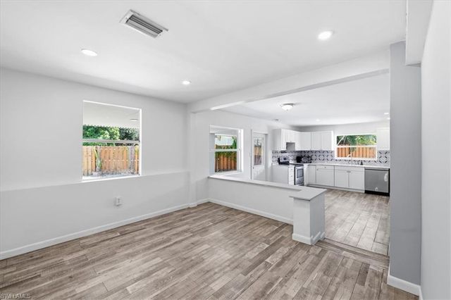 218 Poe AVE, North Fort Myers, FL 33917