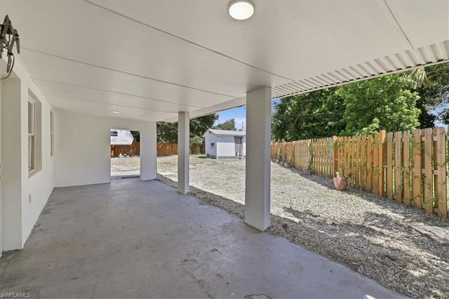 218 Poe AVE, North Fort Myers, FL 33917