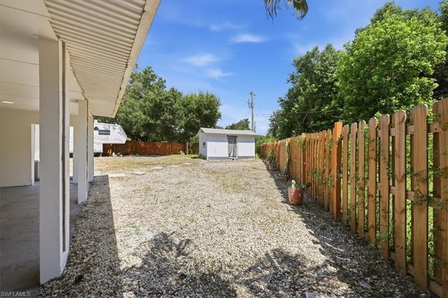 218 Poe AVE, North Fort Myers, FL 33917