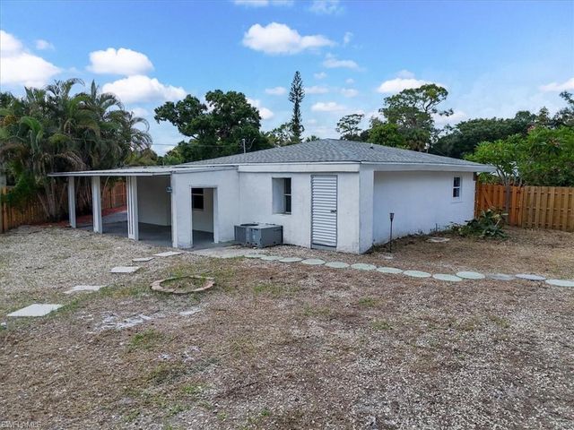 218 Poe AVE, North Fort Myers, FL 33917