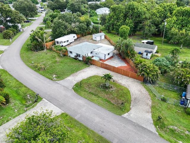 218 Poe AVE, North Fort Myers, FL 33917