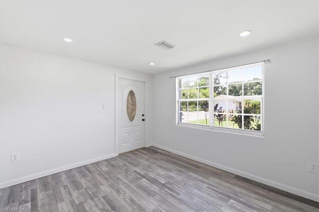 218 Poe AVE, North Fort Myers, FL 33917