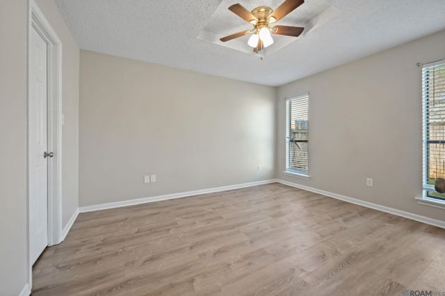 37446 E Hillside Dr, Prairieville, LA 70769