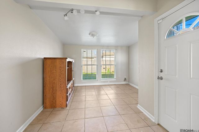 37446 E Hillside Dr, Prairieville, LA 70769