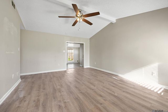 37446 E Hillside Dr, Prairieville, LA 70769