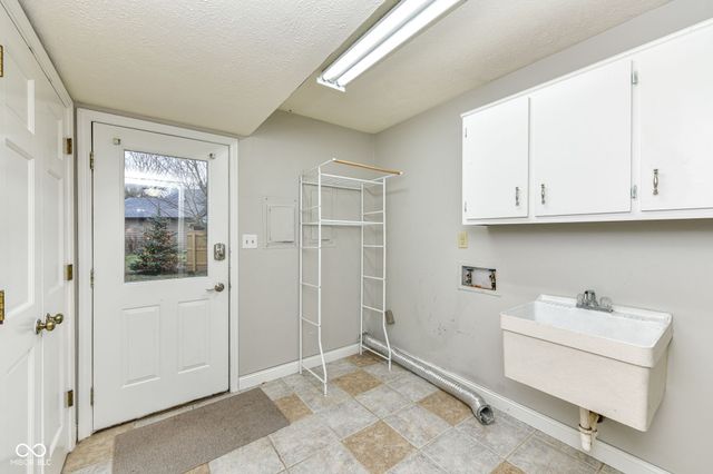 13035 Wembly Road, Carmel, IN 46033