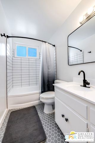 241 S Avenue 57 123, Los Angeles, CA 90042
