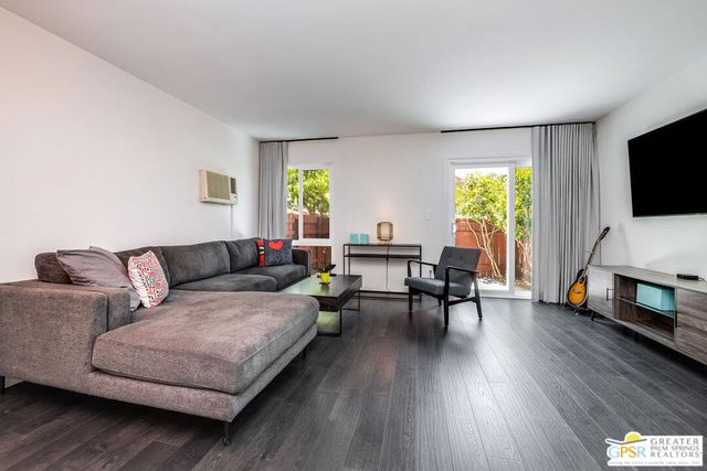 241 S Avenue 57 123, Los Angeles, CA 90042