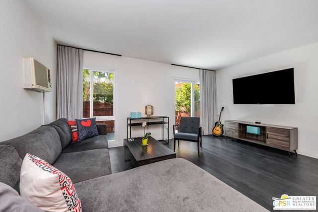 241 S Avenue 57 123, Los Angeles, CA 90042