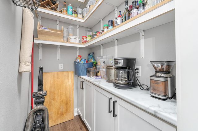 6026 W franklin, Wichita, KS 67212