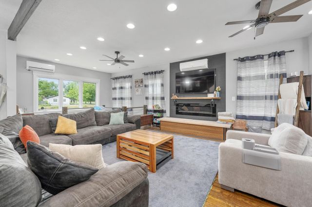 6026 W franklin, Wichita, KS 67212
