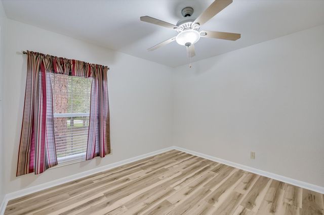 274 Akaloa DR, Bastrop, TX 78602