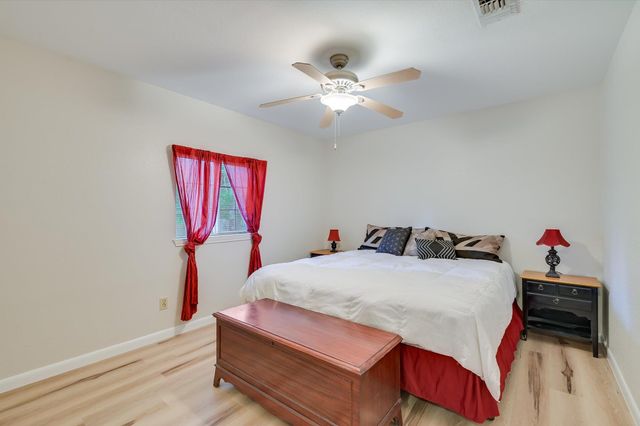 274 Akaloa DR, Bastrop, TX 78602