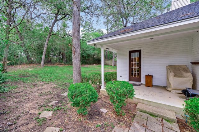 274 Akaloa DR, Bastrop, TX 78602