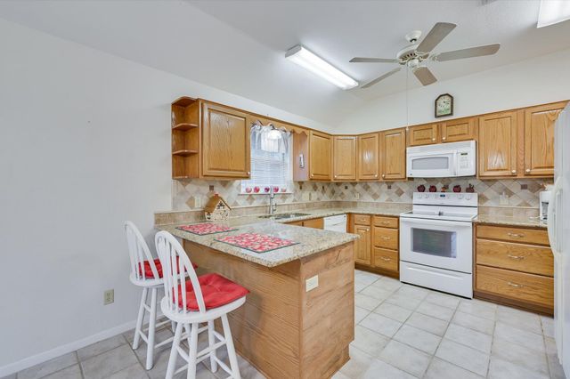 274 Akaloa DR, Bastrop, TX 78602
