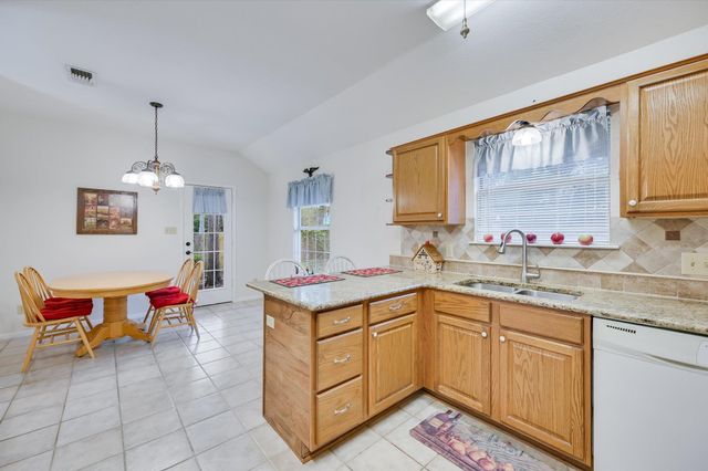 274 Akaloa DR, Bastrop, TX 78602