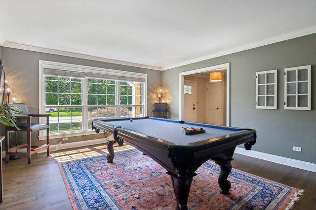 1204 Parliament Court, Libertyville, IL 60048