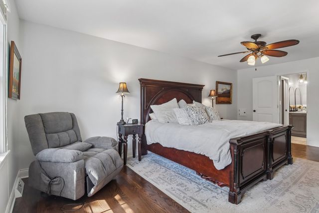 1204 Parliament Court, Libertyville, IL 60048