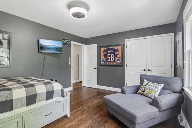1204 Parliament Court, Libertyville, IL 60048