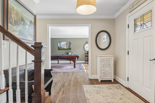 1204 Parliament Court, Libertyville, IL 60048
