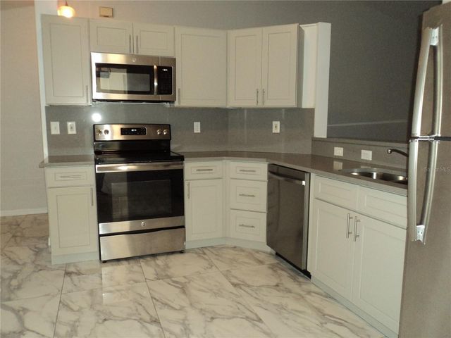 548 E MONTROSE STREET, Clermont, FL 34711