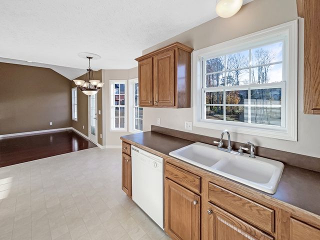 610 Chestnut Ct, Springfield, TN 37172