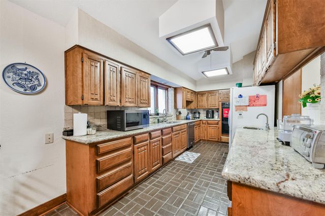 6 Park Lane, Galveston, TX 77551