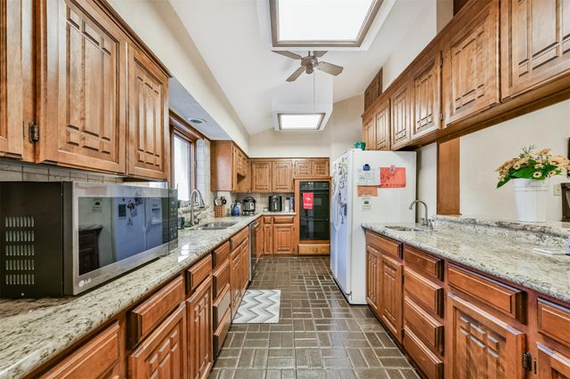 6 Park Lane, Galveston, TX 77551