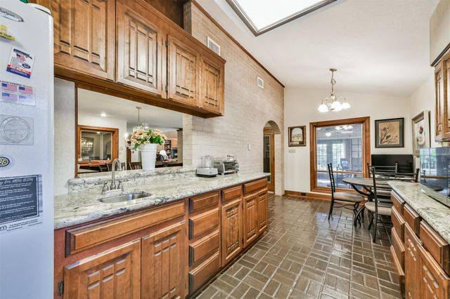 6 Park Lane, Galveston, TX 77551