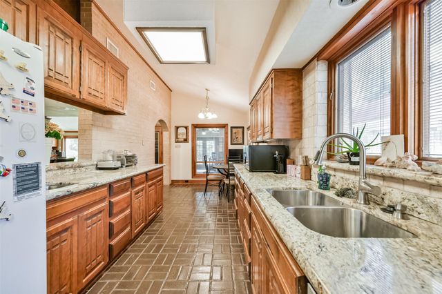 6 Park Lane, Galveston, TX 77551