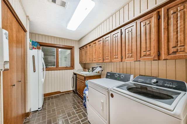 6 Park Lane, Galveston, TX 77551