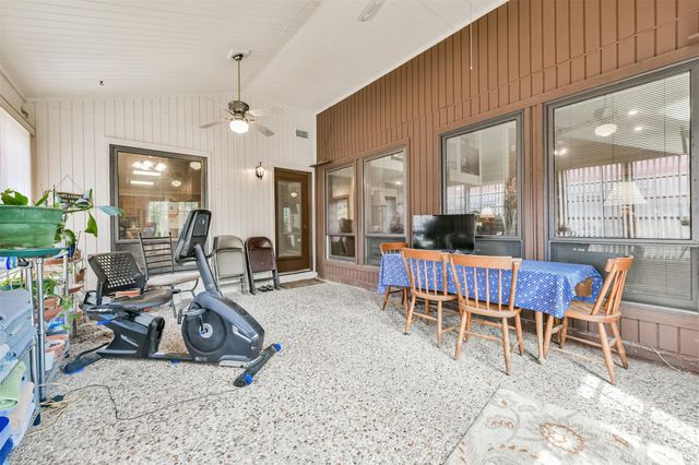 6 Park Lane, Galveston, TX 77551