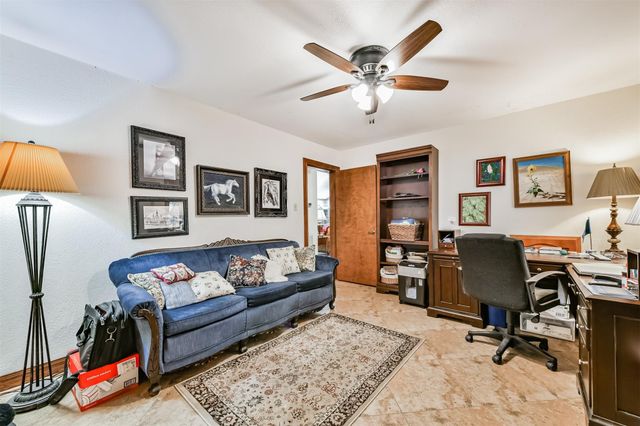 6 Park Lane, Galveston, TX 77551