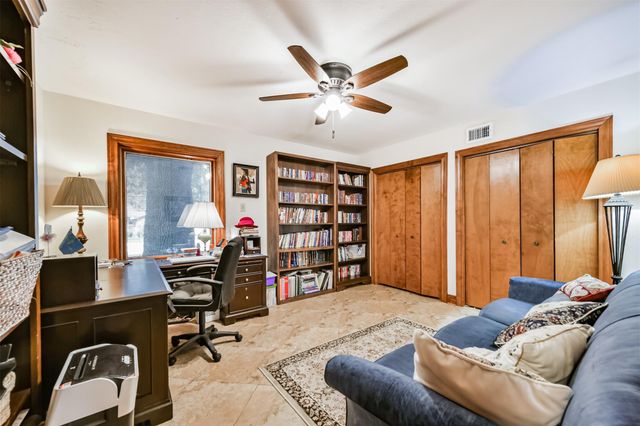 6 Park Lane, Galveston, TX 77551
