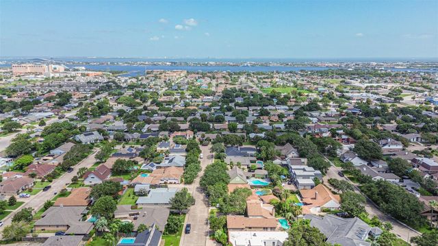 6 Park Lane, Galveston, TX 77551