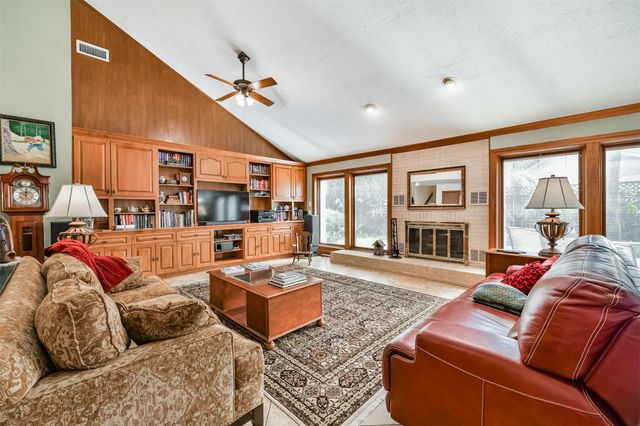 6 Park Lane, Galveston, TX 77551