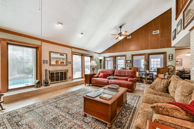 6 Park Lane, Galveston, TX 77551